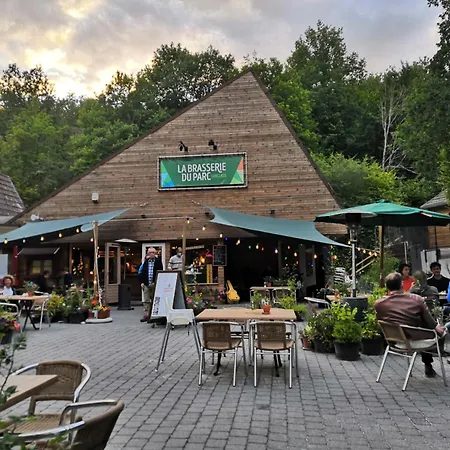 The Apple Nyaraló *